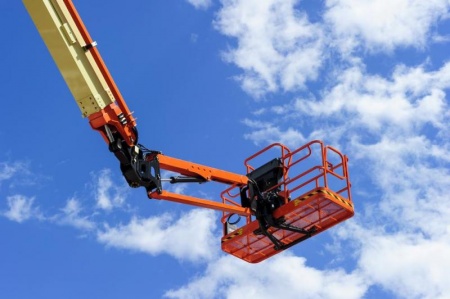 Quel &eacute;l&eacute;vateur louer pour vos travaux de manutention ?